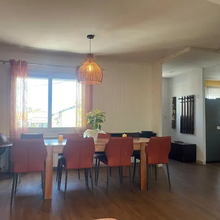 Maison Familiale Calme Avec Jardin A