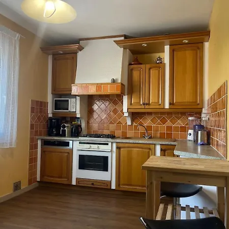 Vakantiehuis Maison Familiale Calme Avec Jardin A *